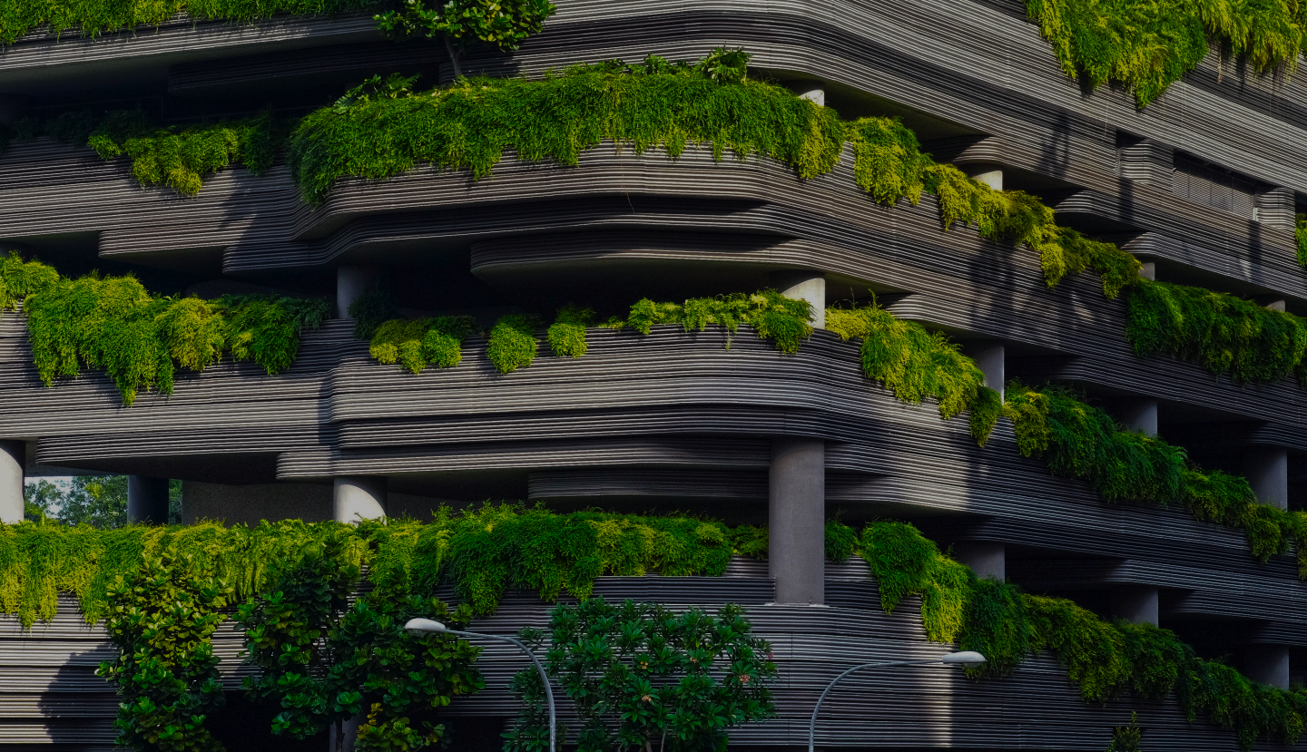 Facciata edificio con verde verticale